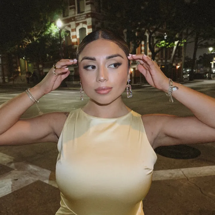 @itsmelinavega