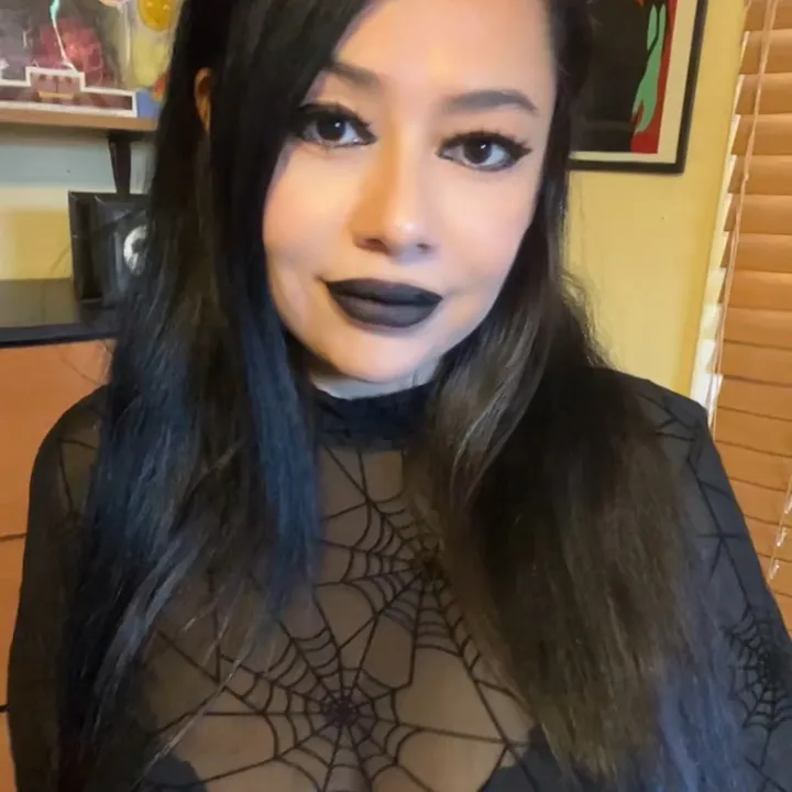 @justagothmama