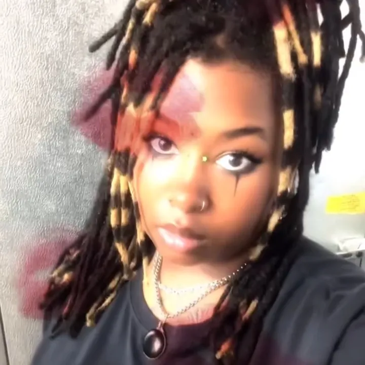 @crashdxmmy_