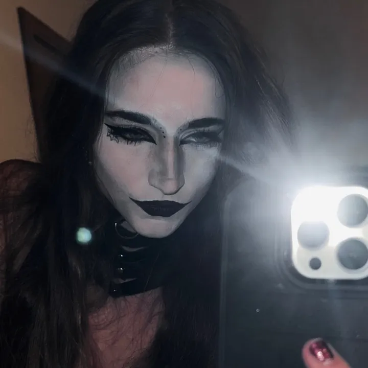 @angelwithsilverfangs