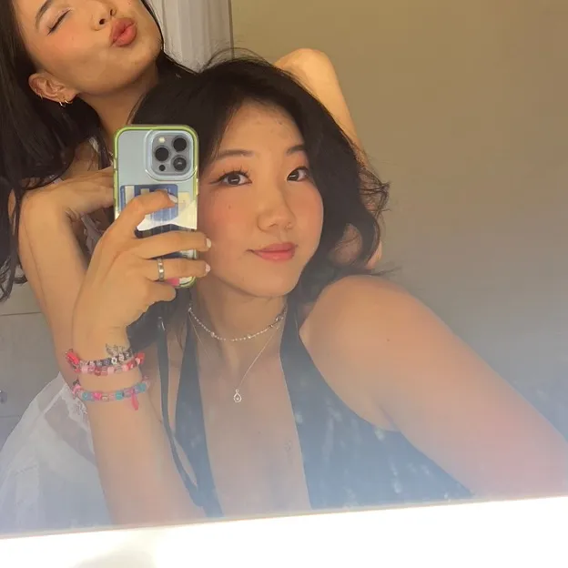 @viviancholol