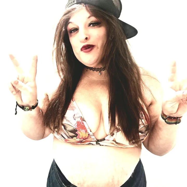 @_curvybratbabe71