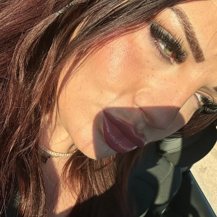 @kllyrksn