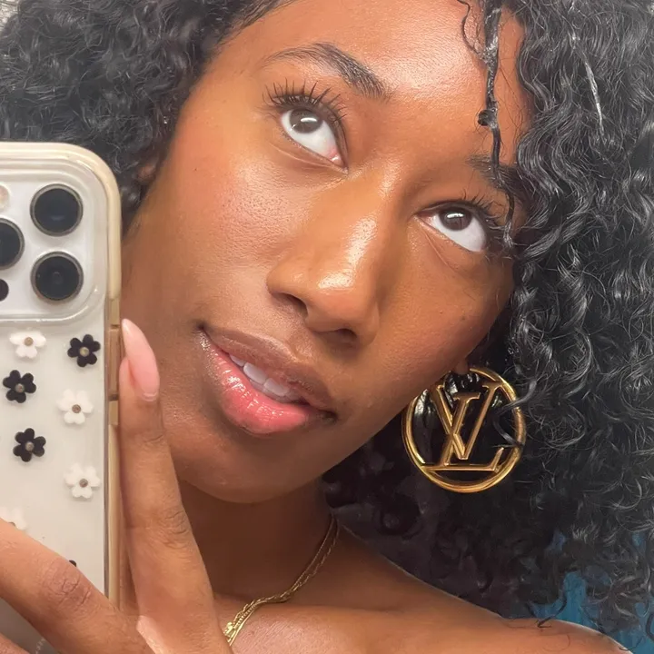 @skinwithsha