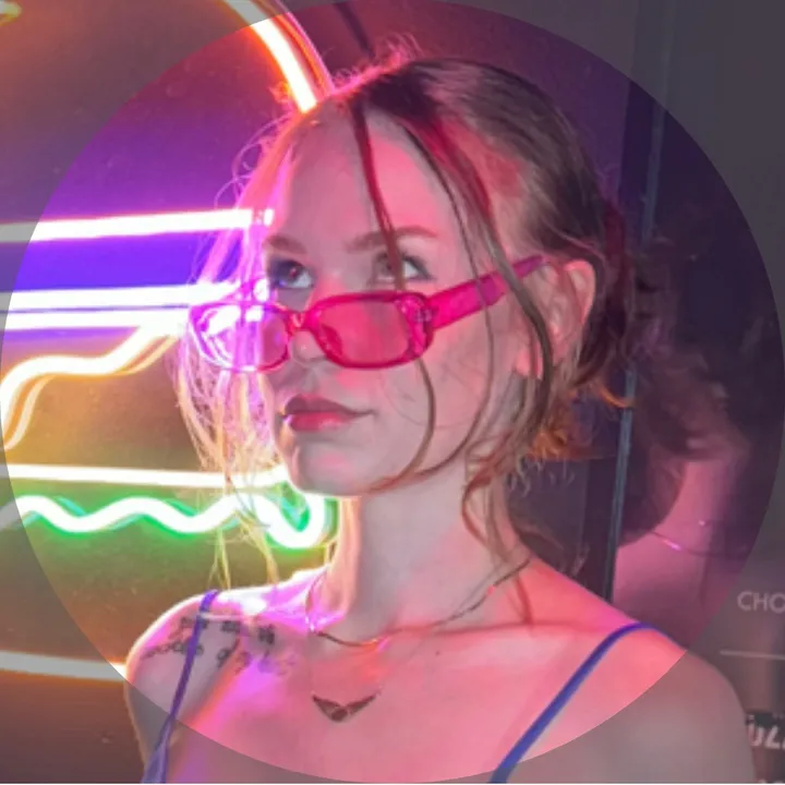 @aprilarson