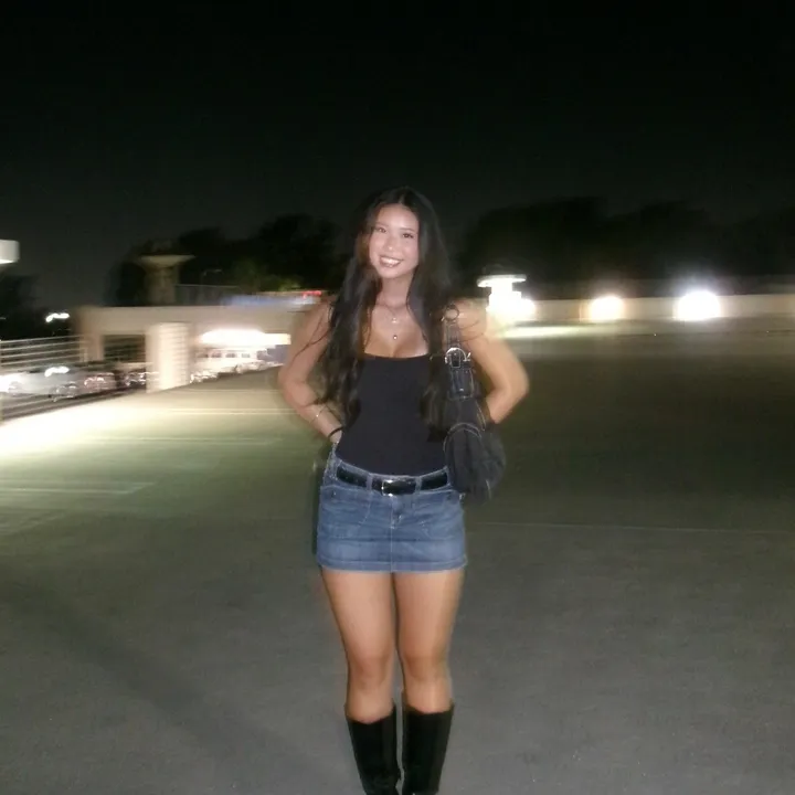 @zoeekomo