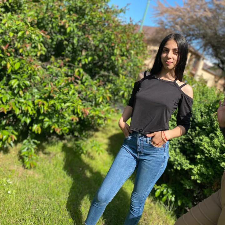 @ramona_ayan1