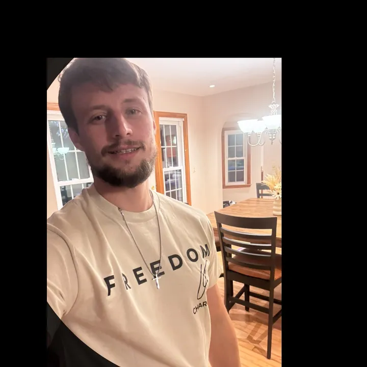 @travisoglesbee2