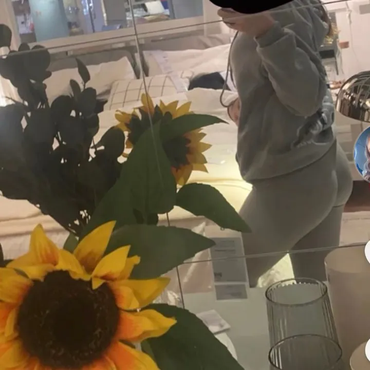 @hollyxx98