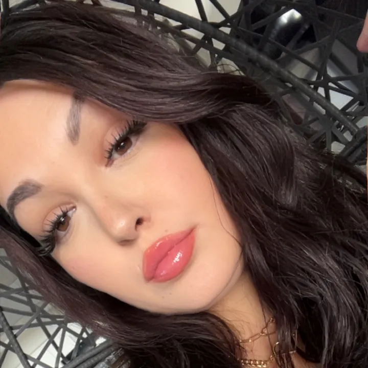 @thebaddestvee