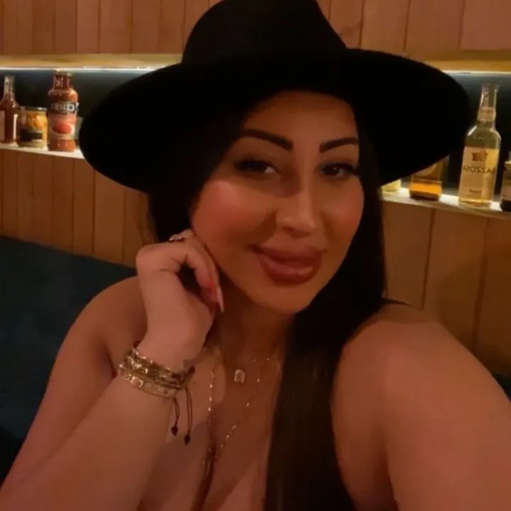 @alinefaraj