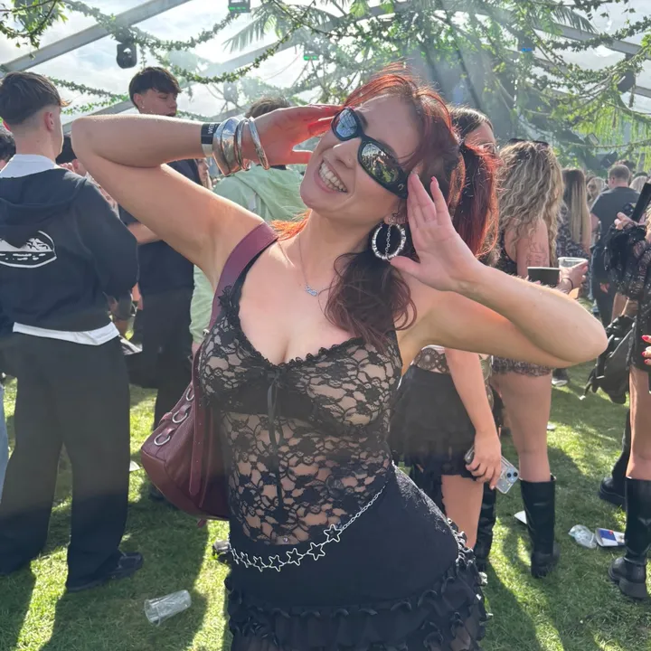 @katiescarls