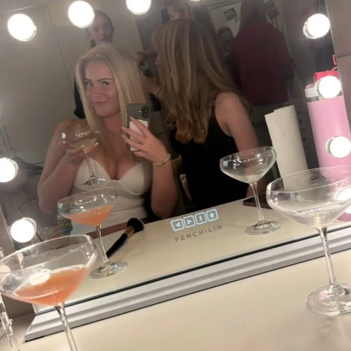 @s0phia57