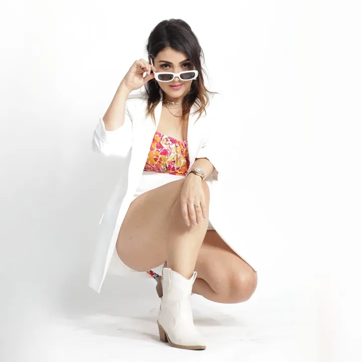 @_sharonvivian