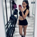 @_laura._011