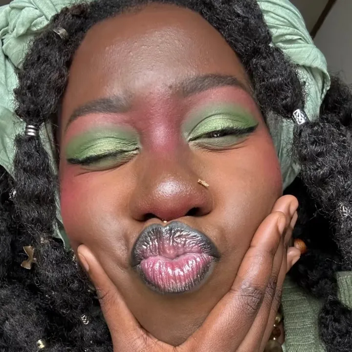 @itsayomi