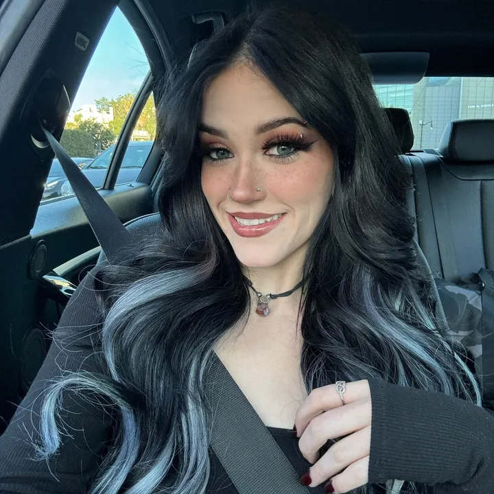 @carmengreyxx
