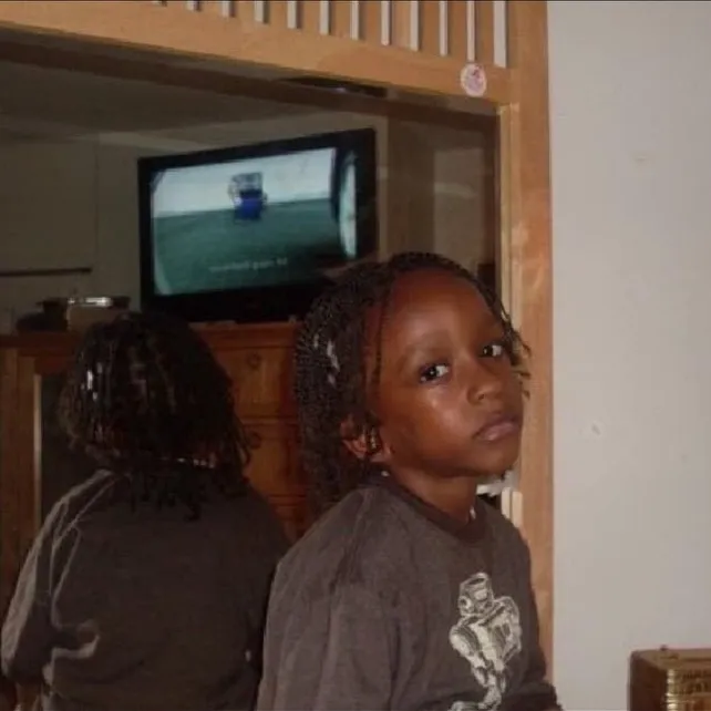 @iknowdontae