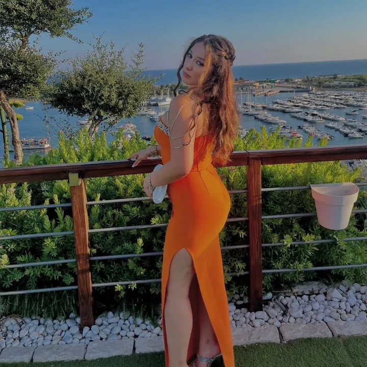 @anastasiadeluca_