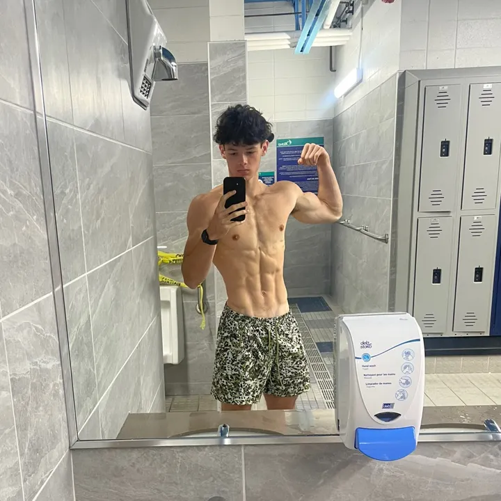 @ezronian.lifts