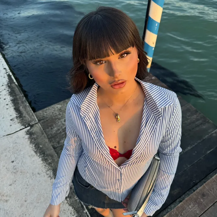 @asialaviniasechii