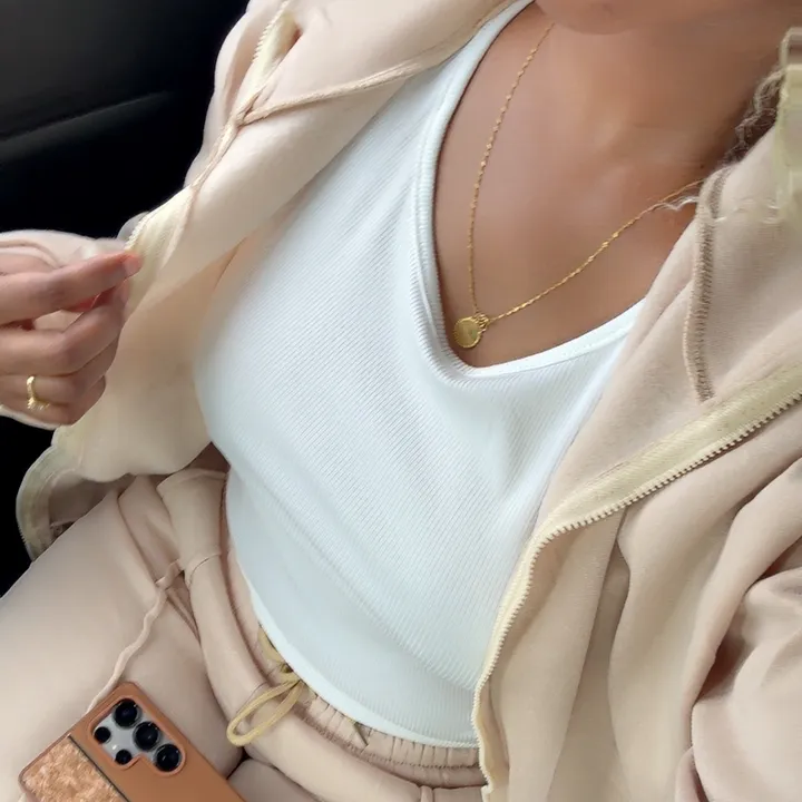 @queen_ginny_
