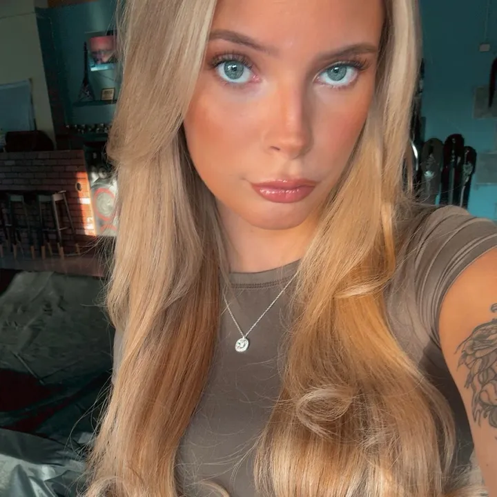 @arielleburstrom