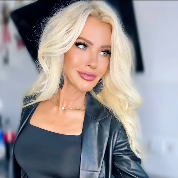 @mela72nie