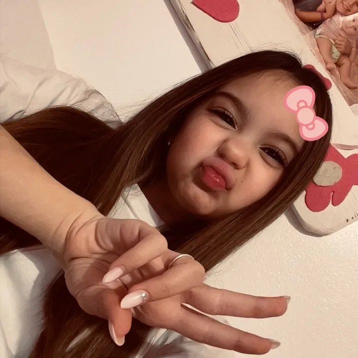 @_carlyspamm
