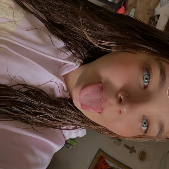 @sophialantz25