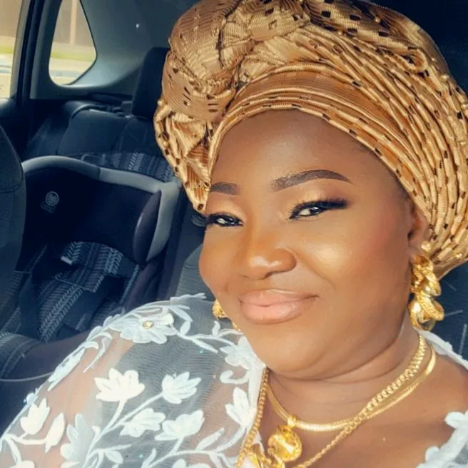 sisi_lola44