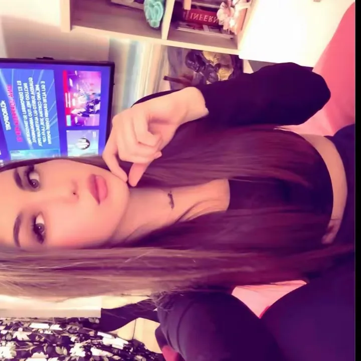 _nadiaaa._0