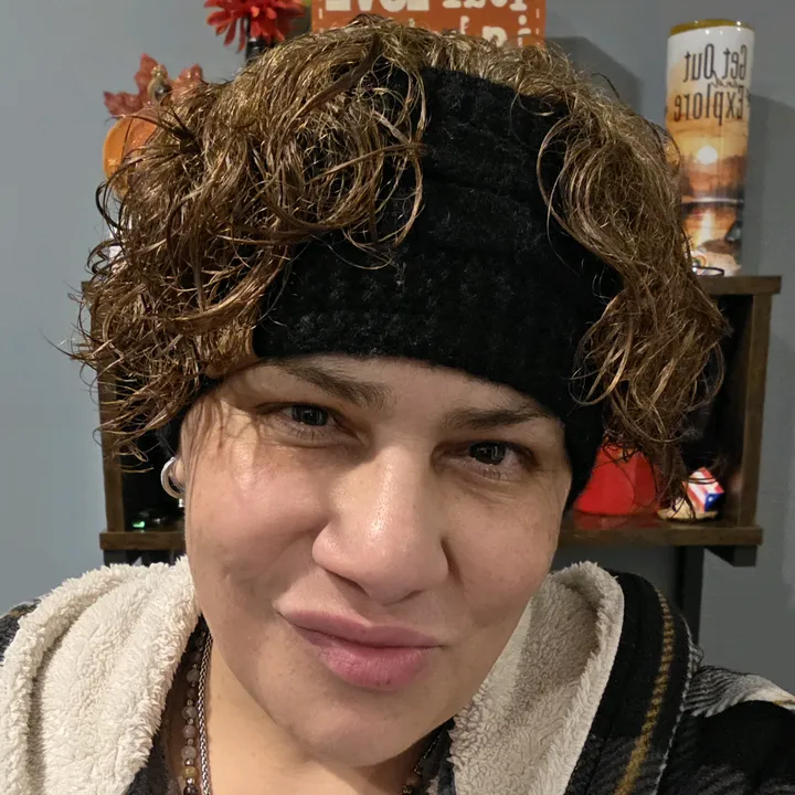 @whatsuplisie