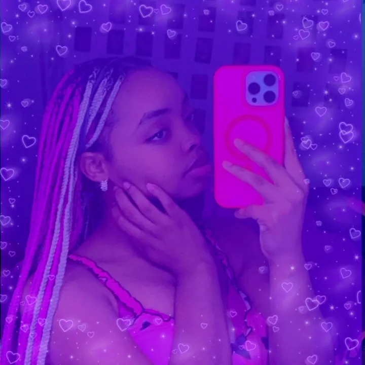 @cameria_