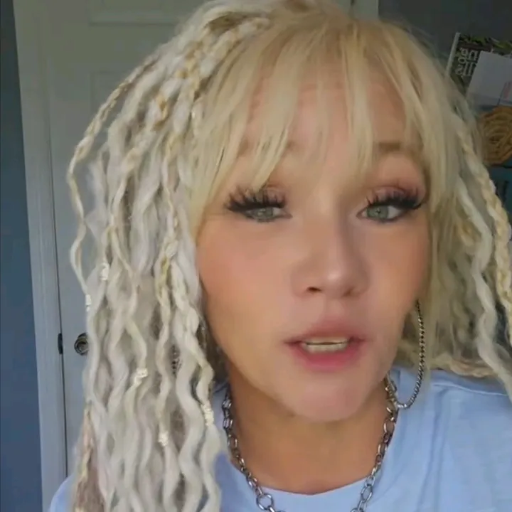 @shopwithchristina