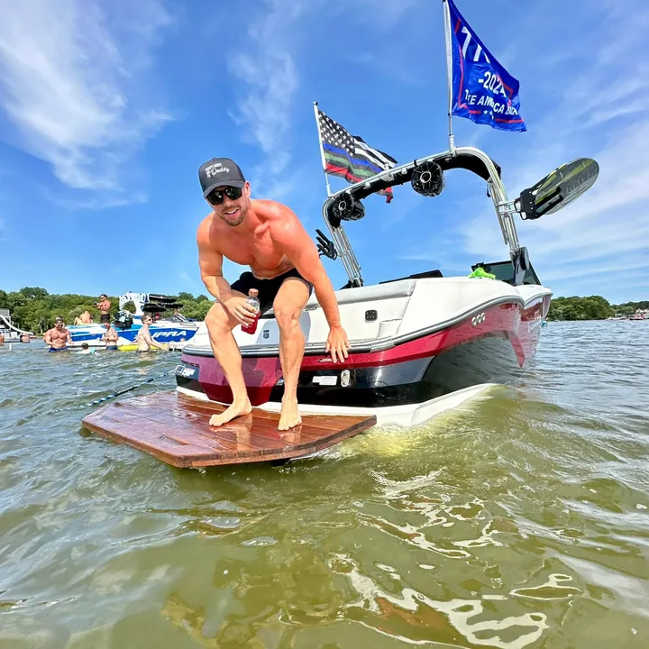 @wakesurfbrotn