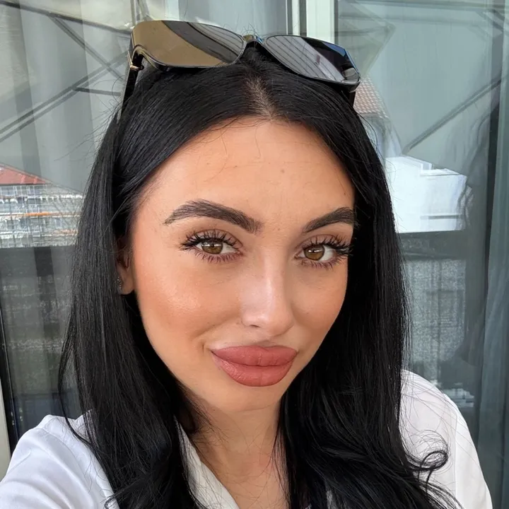 @elena.isa97
