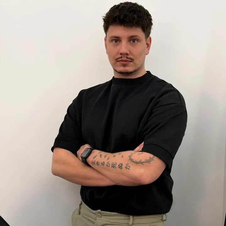 toniobarber_