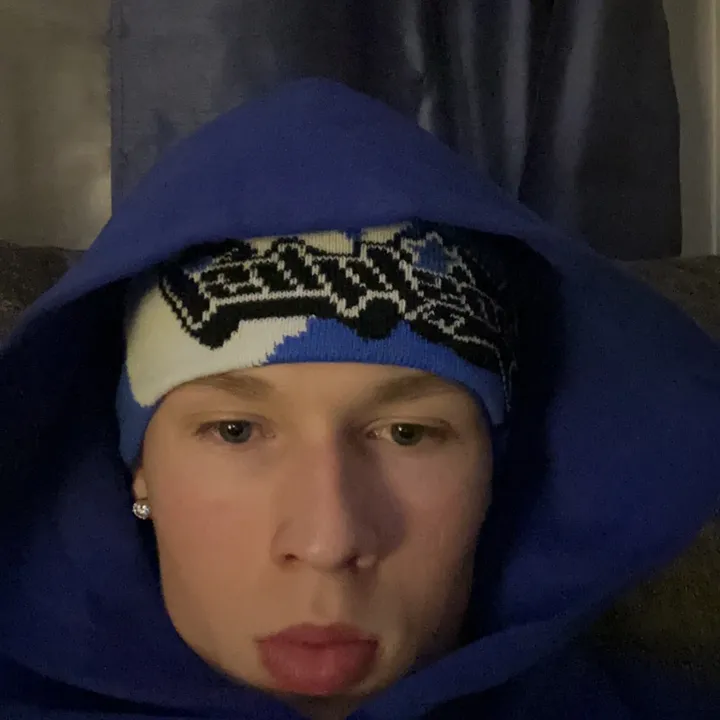 @whiteboyem