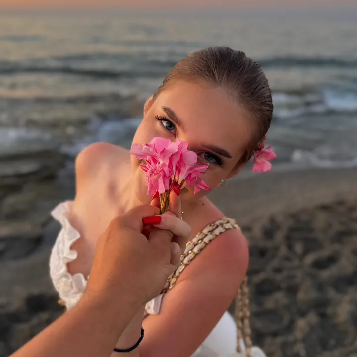 @adelinatarus1