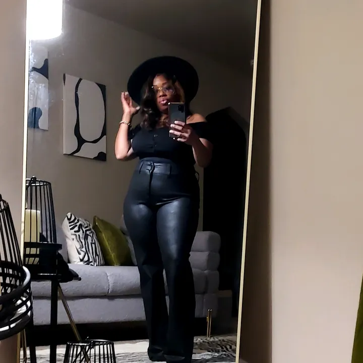@nicolesheree1