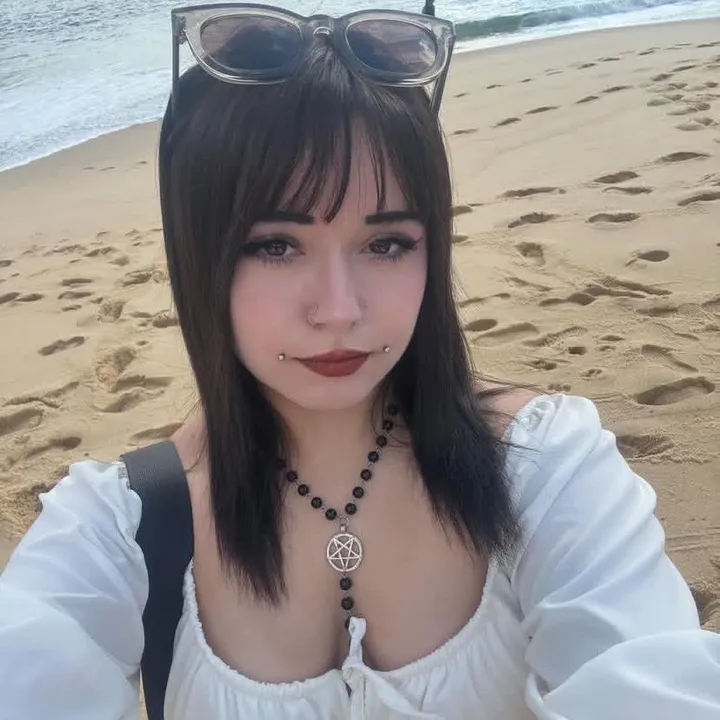 @miaprettygothx