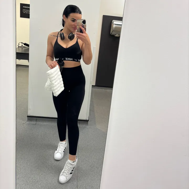 adelina9446