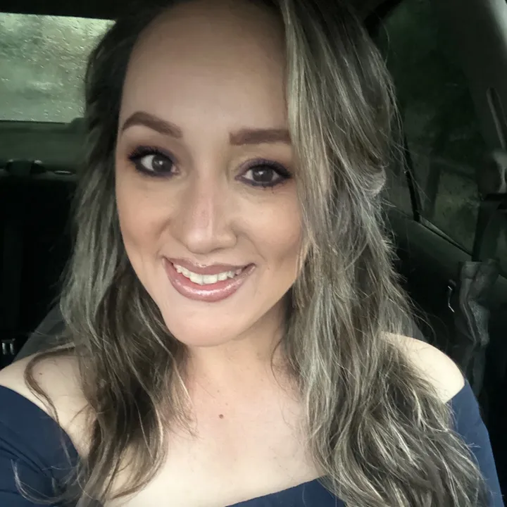 laura.nevarezm