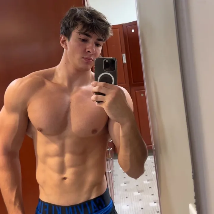@zachsturm_