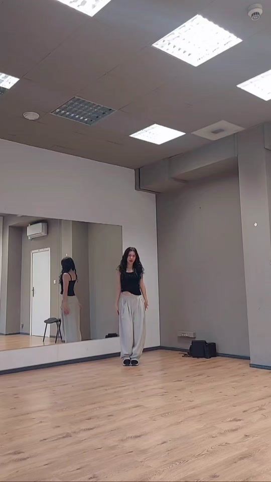 TikTok video thumbnail by carolciaa_