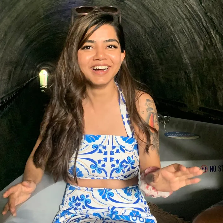 @_whereshetravels_