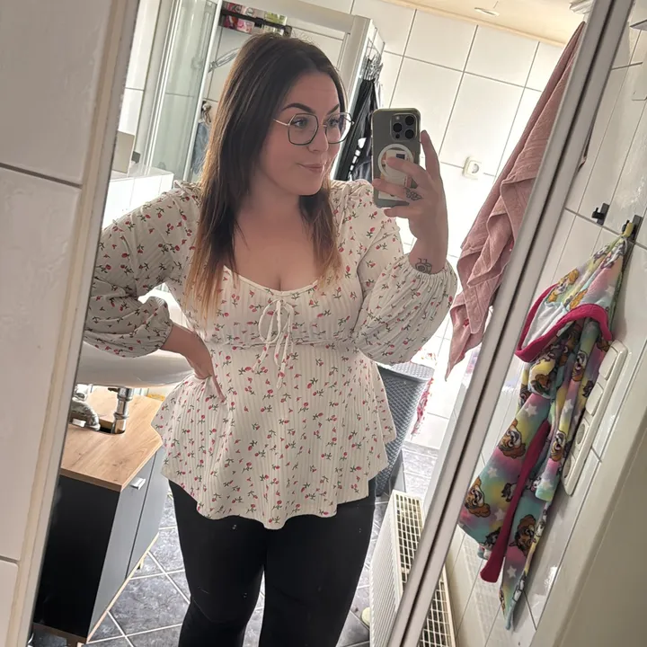 @s.ophie.sr