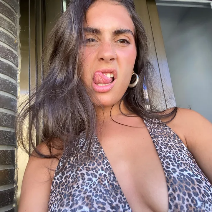 @lolamj82