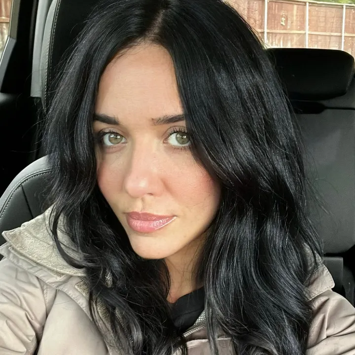 @nicolepelizzari